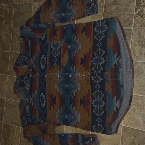 Aztec Patterned Button-Up Shirt - Picture 2 of 5